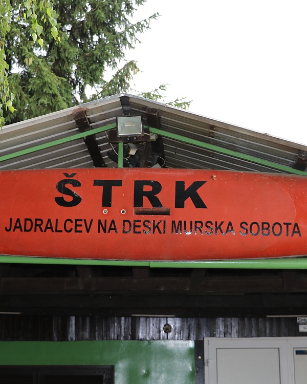 Klub jadralcev na deski Štrk